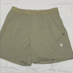 Vuori Shorts Size Medium